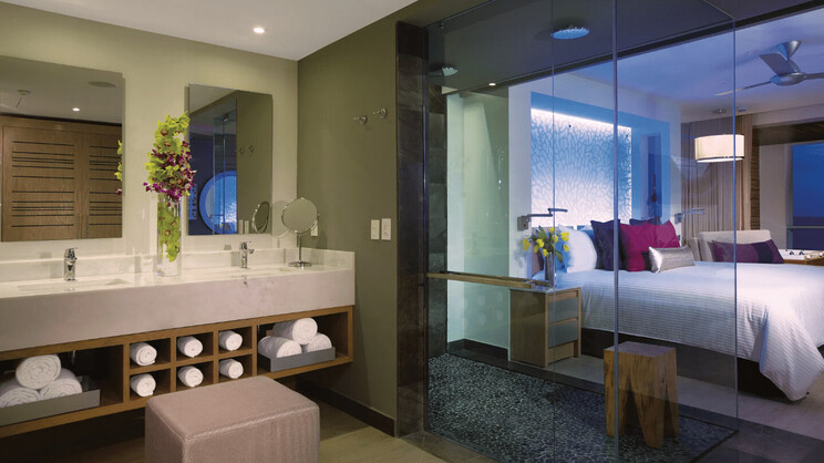 Xhale Club Junior Suite Ocean Front Whirlpool